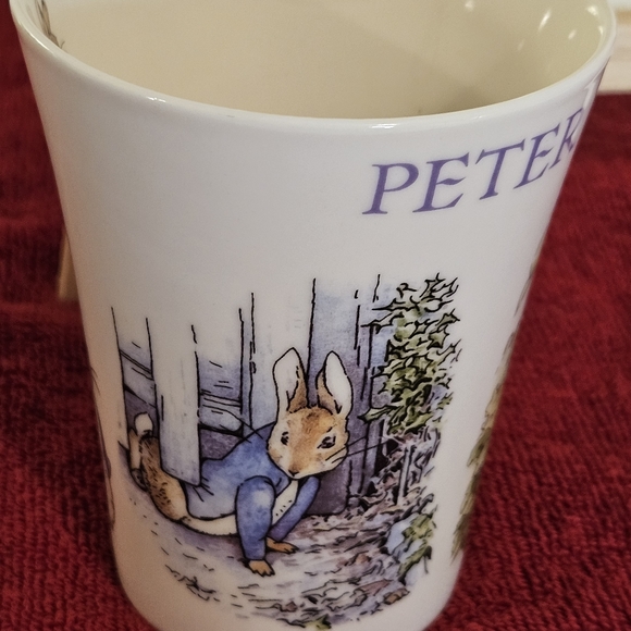 Beatrix Potter PETER RABBIT Queens Kitchen Tea Cup Coffee Mug 3.5" Tall 2009 - Picture 3 of 8